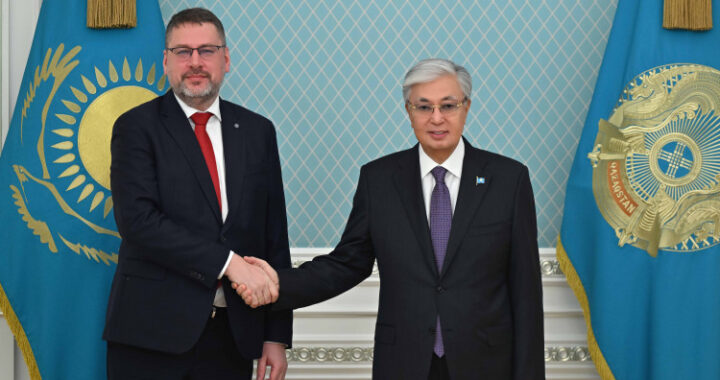 ГЛАВА ГОСУДАРСТВА ПРИНЯЛ СПЕЦИАЛЬНОГО ПРЕДСТАВИТЕЛЯ ЕС ПО ЦЕНТРАЛЬНОЙ АЗИИ