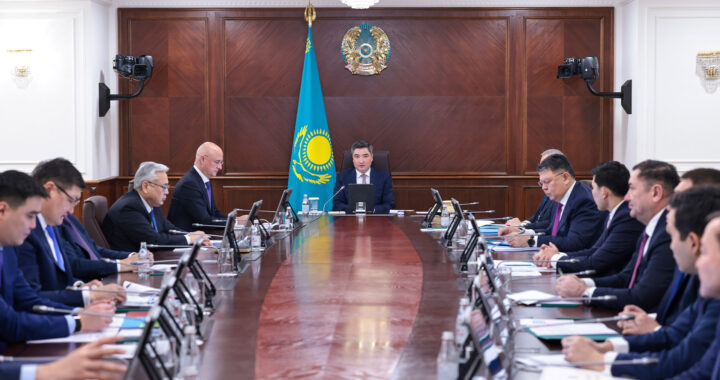 ОЛЖАС БЕКТЕНОВ ПОРУЧИЛ НЕ ДОПУСТИТЬ НЕОБОСНОВАННОГО РОСТА ЦЕН НА ЛЕКАРСТВА И МЕДИЦИНСКИЕ ИЗДЕЛИЯ