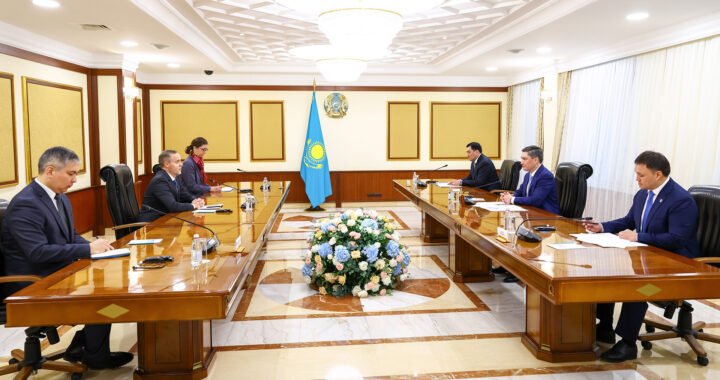 ОЛЖАС БЕКТЕНОВ EXXONMOBIL БАСШЫЛЫҒЫМЕН МҰНАЙ-ГАЗ САЛАСЫНДАҒЫ ЫНТЫМАҚТАСТЫҚТЫ ТАЛҚЫЛАДЫ