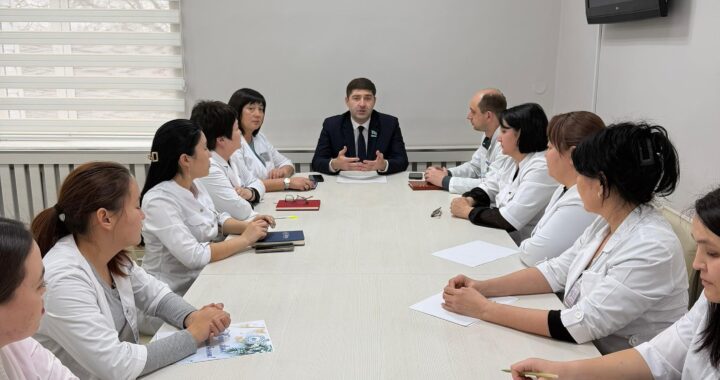 МЕДИЦИНА ҚЫЗМЕТКЕРЛЕРІ КОНСТИТУЦИЯ ЖОБАСЫН ТАЛҚЫЛАДЫ