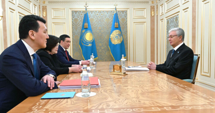 ПРЕЗИДЕНТУ ПРЕДСТАВИЛИ ИТОГИ РАБОТЫ КОНСТИТУЦИОННОЙ КОМИССИИ ПО ПРОЕКТУ НОВОЙ КОНСТИТУЦИИ