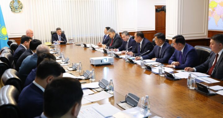 ОЛЖАС БЕКТЕНОВ КӨЛІК-ТРАНЗИТ САЛАСЫН ДАМЫТУ МӘСЕЛЕСІН ТАЛҚЫЛАДЫ