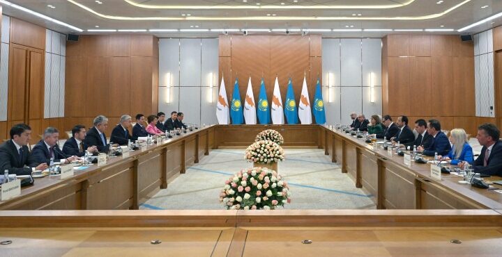 ҚАЗАҚСТАН МЕН КИПР ПРЕЗИДЕНТТЕРІ КЕҢЕЙТІЛГЕН ҚҰРАМДА КЕЛІССӨЗ ЖҮРГІЗДІ