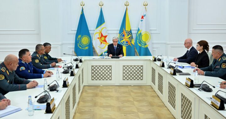 ТОҚАЕВ: БЕЙБІТ КҮНДЕ 14 САРБАЗДЫҢ ҚАЗА БОЛУЫН ҚЫЛМЫС ДЕП АЙТУЫМЫЗ КЕРЕК